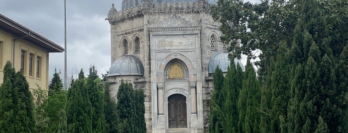 Sultan V. Mehmed Reşad Han Türbesi is one of İSTANBUL PADİŞAH TÜRBELERİ.