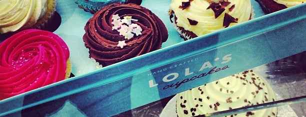 LOLA's Cupcake & Coffee Bar is one of Locais salvos de Nawal.
