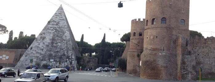 Piazzale Ostiense is one of Roma.