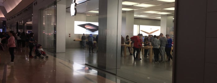 Apple Nueva Condomina is one of Apple Stores visitadas.