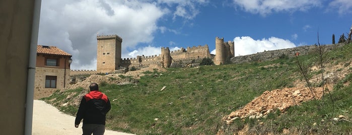 Castillo de Peñaranda de Duero is one of Tempat yang Disukai Endika.
