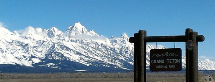Grand Teton National Park Sign is one of Tempat yang Disukai Jason.