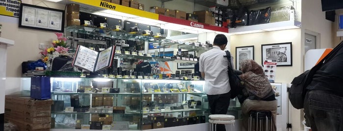 Toko Camzone Kemang is one of Electronic Centre.