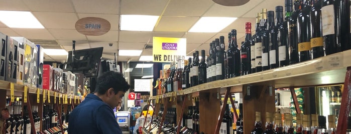Gulf Liquors is one of Lugares favoritos de Wesley.