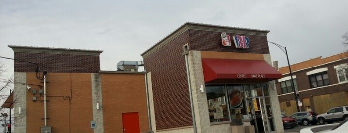 Dunkin' is one of Lieux qui ont plu à Maribel.