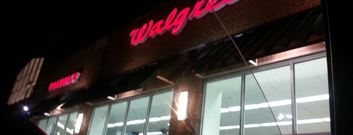 Walgreens is one of Sheenaさんのお気に入りスポット.