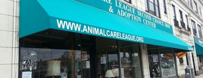 Animal Care League Second Chance Shop & Adoption Center is one of Ruby 님이 저장한 장소.