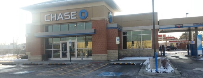 Chase Bank is one of สถานที่ที่ Nancy ถูกใจ.