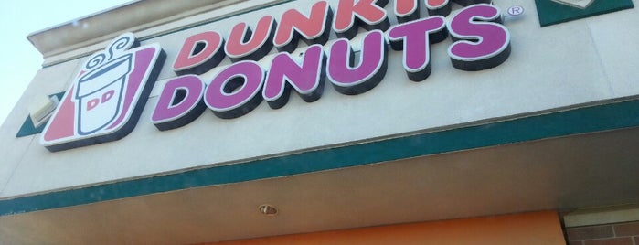 Dunkin' is one of Danielさんのお気に入りスポット.