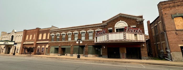 Lincoln Theatre 4 is one of Lincoln 1.