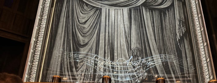 Gielgud Theatre is one of My favorites for Lugares de artes interpretativas.