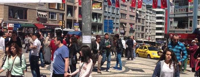 Boğa Heykeli is one of Istanbul food.