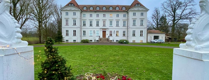 Hotel Schloss Wedendorf is one of 古城ホテル.