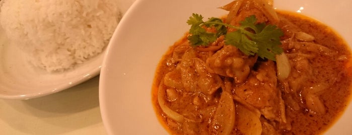 Massaman Thai Kitchen is one of Lugares favoritos de Yuzuki.