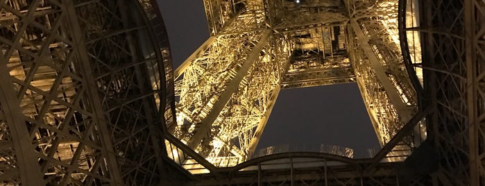 Tour Eiffel is one of Lieux qui ont plu à cvvh.