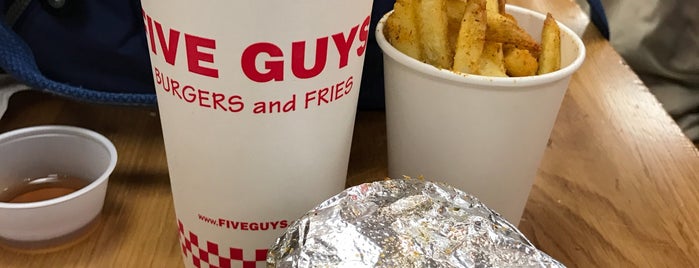 Five Guys is one of cvvh 님이 좋아한 장소.