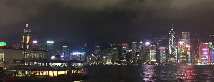 Star Ferry Pier (Tsim Sha Tsui) is one of Lieux qui ont plu à Vanessa.