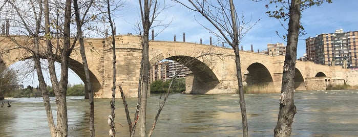 Puente de Piedra is one of สถานที่ที่ Vanessa ถูกใจ.