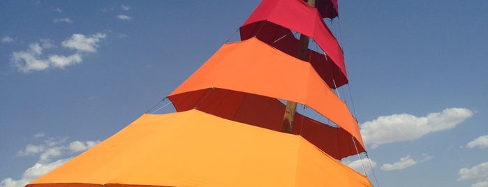 Coachella Valley Music and Arts Festival is one of Lieux qui ont plu à Rain.