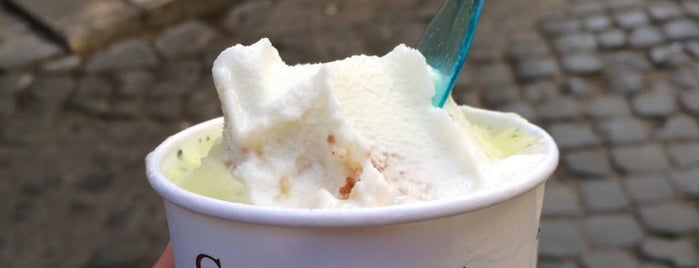 Gelateria del Teatro is one of From Rome with love : best spots.