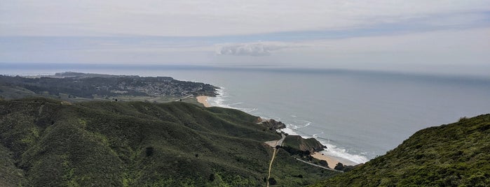 Gray Whale Cove Trail is one of Lugares favoritos de Kemp.