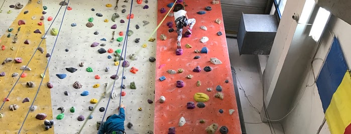 Carpatic is one of Climbing Gyms in Romania.