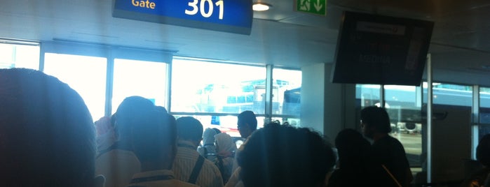 Gate 301 is one of İstanbul Atatürk Airport.