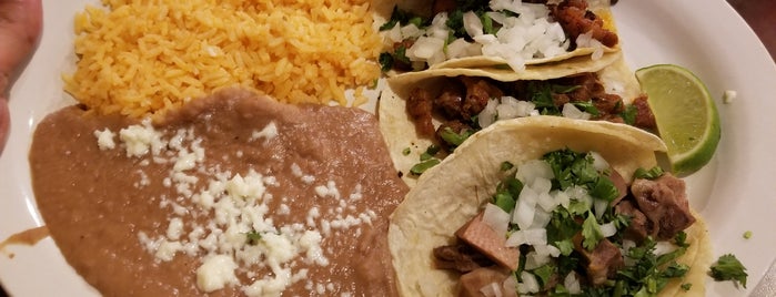 Romi's Tacos is one of Lugares guardados de Kimmie.