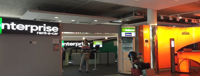 Enterprise Rent-A-Car is one of สถานที่ที่ Bernard ถูกใจ.