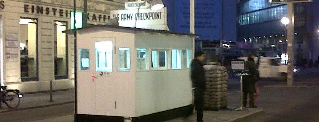 Checkpoint Charlie is one of Vacanza Berlino.