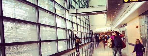 Международный аэропорт Стокгольм-Арланда (ARN) is one of Tadashi : понравившиеся места.