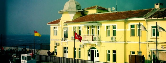 Pasaport Vapur İskelesi is one of Tempat yang Disukai Yılmaz.