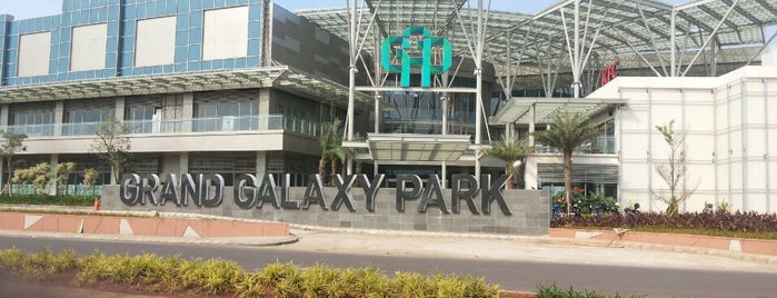 Grand Galaxy Park is one of Locais curtidos por Tianpao.