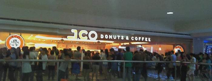 J.CO Donuts & Coffee is one of สถานที่ที่ Yhel ถูกใจ.
