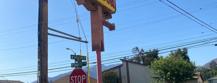 Al's Liquor Market is one of Eさんのお気に入りスポット.