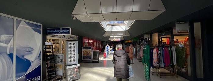 Winkelcentrum de Terp is one of Niku'nun Beğendiği Mekanlar.
