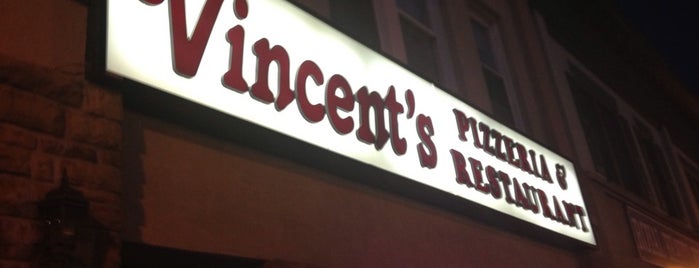 Vincent's Italian Restaurant & Pizzeria is one of สถานที่ที่บันทึกไว้ของ Carlos J.