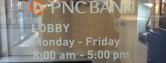 PNC Bank is one of Lieux qui ont plu à Angel.