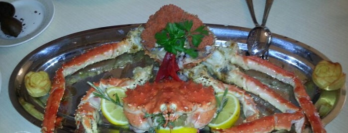 Seafoodbar "Рыба и Крабы" is one of Linhさんのお気に入りスポット.