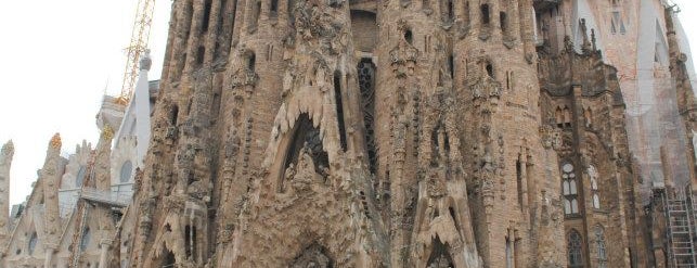 Plaça de la Sagrada Família is one of Viajes.