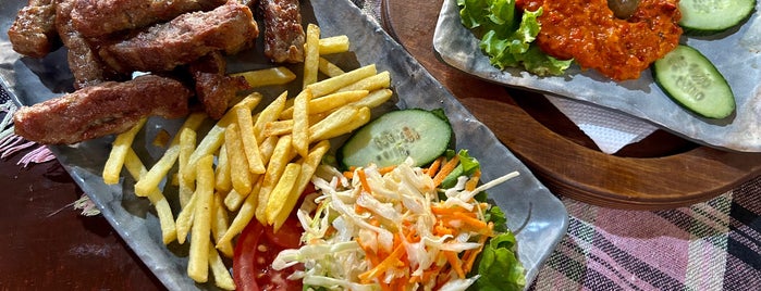 Pcella Restaurant is one of Posti che sono piaciuti a Ahmet.