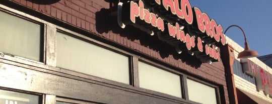 Buffalo Bros Pizza Wings & Subs is one of Lugares guardados de Jan.