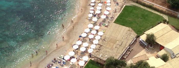 Mikri Ammos Lounge Beach Bar is one of Greek summer.