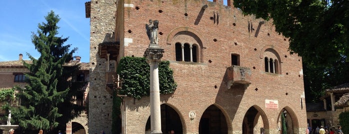 Castello Grazzano Visconti is one of Luoghi Misteriosi d'Italia.