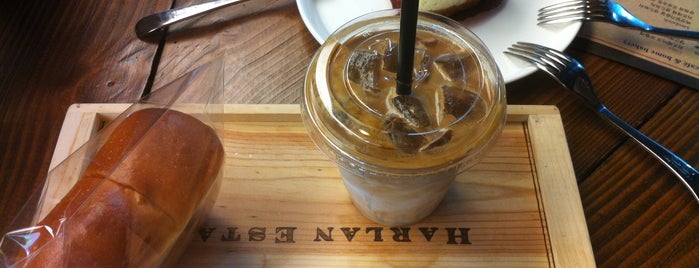 THE BARN cafe & home bakery is one of 당근케익 캐먹기♥.