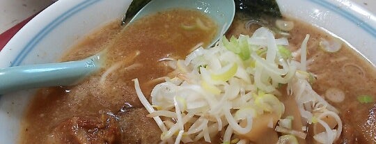 お肉屋さんのラーメン家 生治ミート is one of Locais curtidos por Yuka.