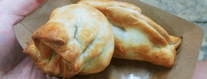 Che Empanadas is one of Emilyさんのお気に入りスポット.