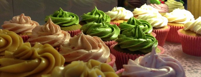 Tea Party Cupcakes is one of Posti che sono piaciuti a Natasha.