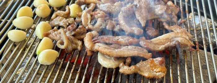가나안덕 is one of Food.