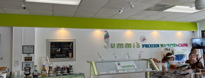 Yummis Frozen Yogurt and Cafe is one of Ice Cream Parlours.